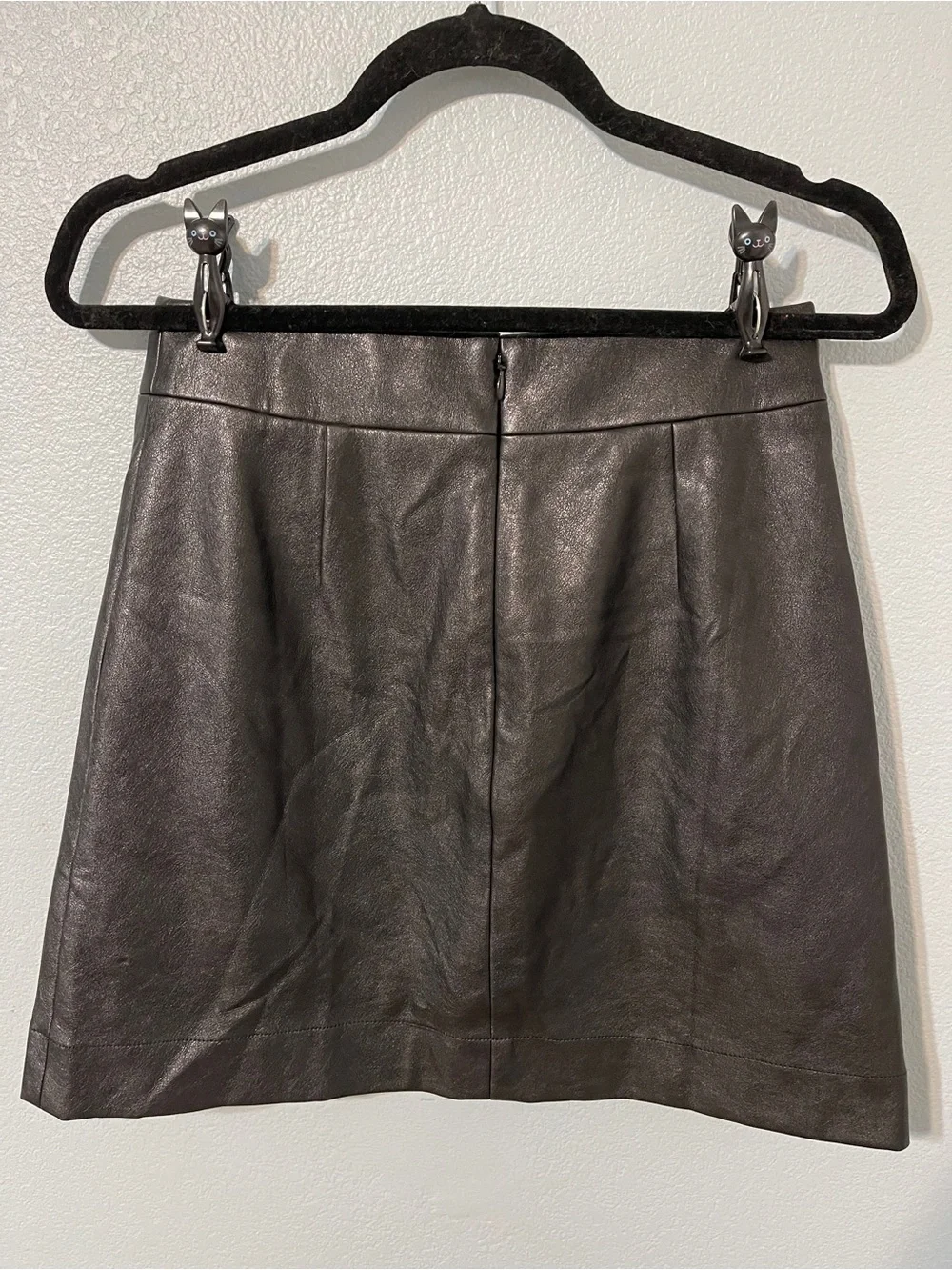 J Crew Black Faux Leather Mini Skirt Size 2 Career Y2K Minimalist Chic Academia